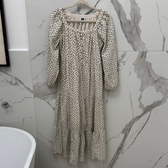 Old Navy Dresses & Skirts - Old Navy Cream Floral Long Sleeve Dress
